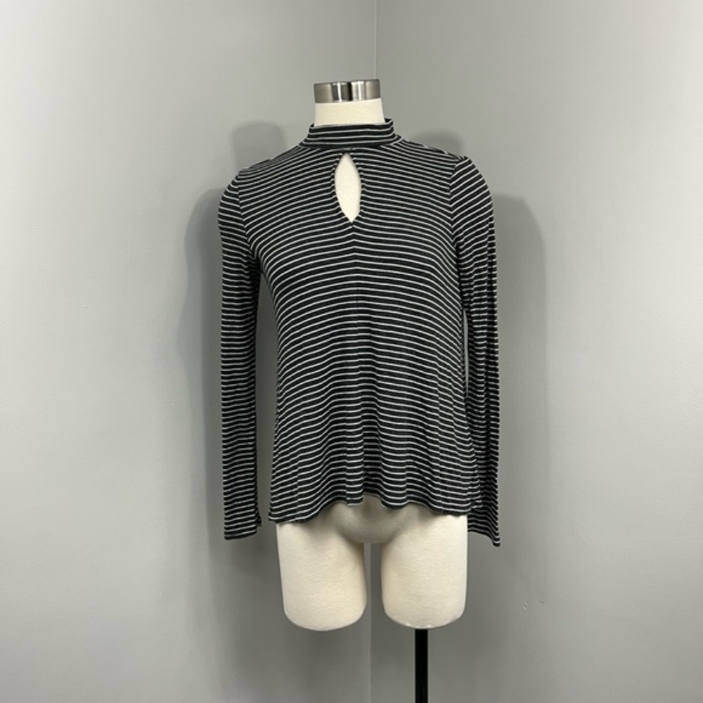 AEO Grey Stripe Long Sleeve Top